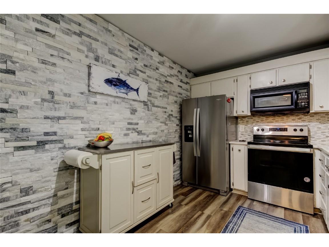 100 Bluff View Drive #208A Belleair Bluffs FL 33770 TB8407689 image7