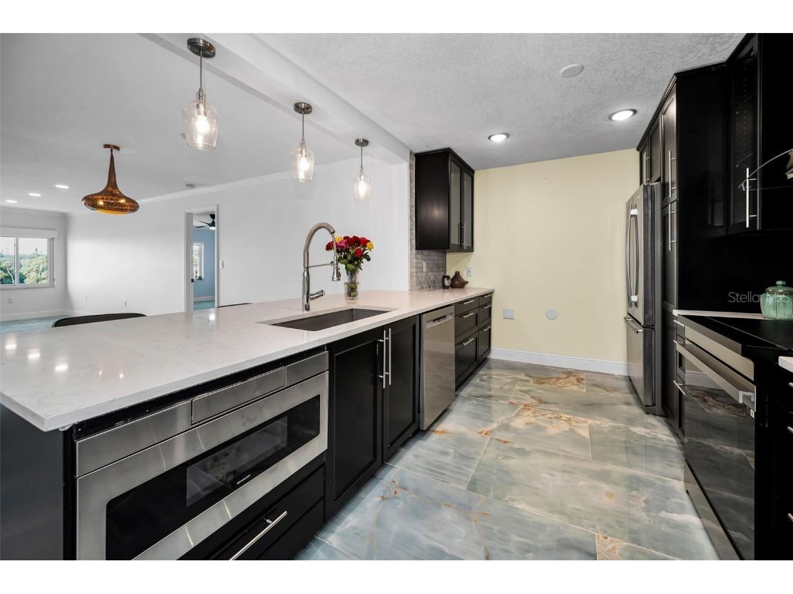 100 Bluff View Drive #306C Belleair Bluffs FL 33770 - CLEARWATER BAY TB8404581 image5