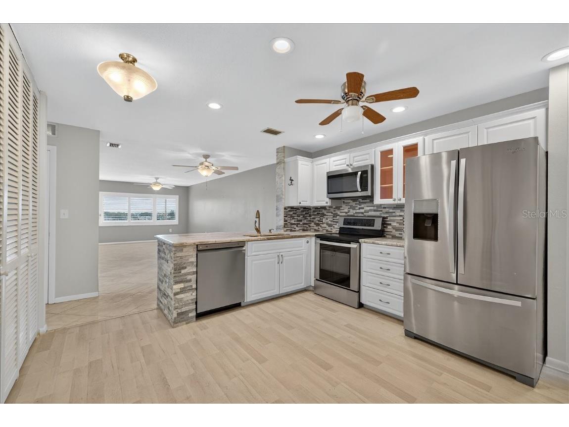 100 Bluff View Drive #409C Belleair Bluffs FL 33770 TB8425789 image10