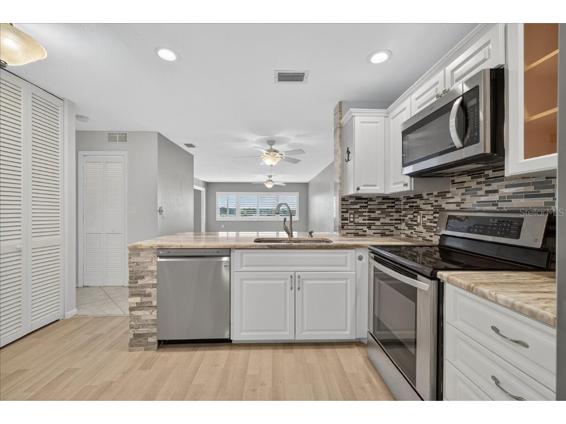 100 Bluff View Drive #409C Belleair Bluffs FL 33770 TB8425789 image11