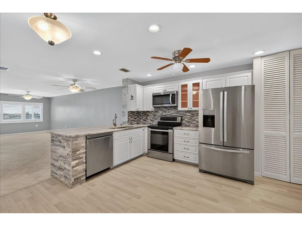 100 Bluff View Drive #409C Belleair Bluffs FL 33770 TB8425789 image13