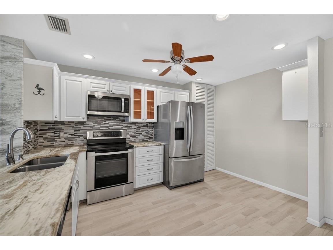 100 Bluff View Drive #409C Belleair Bluffs FL 33770 TB8425789 image15