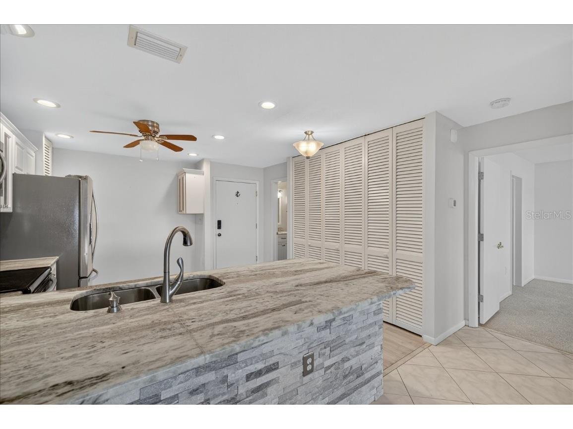 100 Bluff View Drive #409C Belleair Bluffs FL 33770 TB8425789 image18