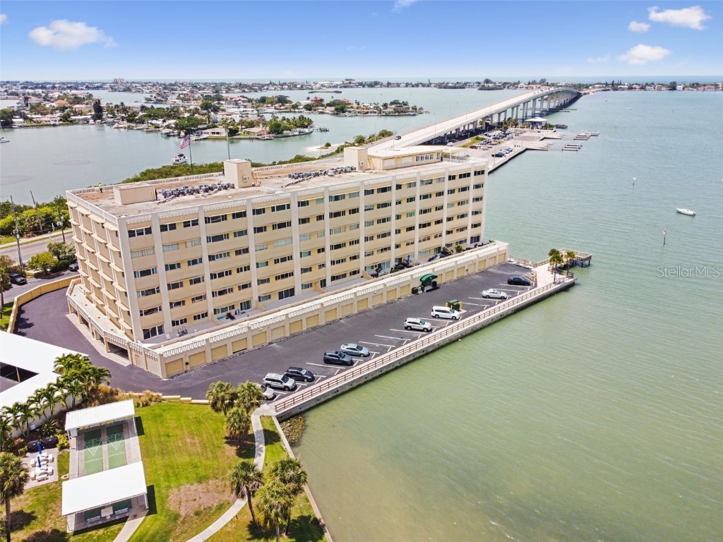 100 Bluff View Drive #411C Belleair Bluffs FL 33770 - INTRACOASTAL WATERWAYS TB8430723 image2