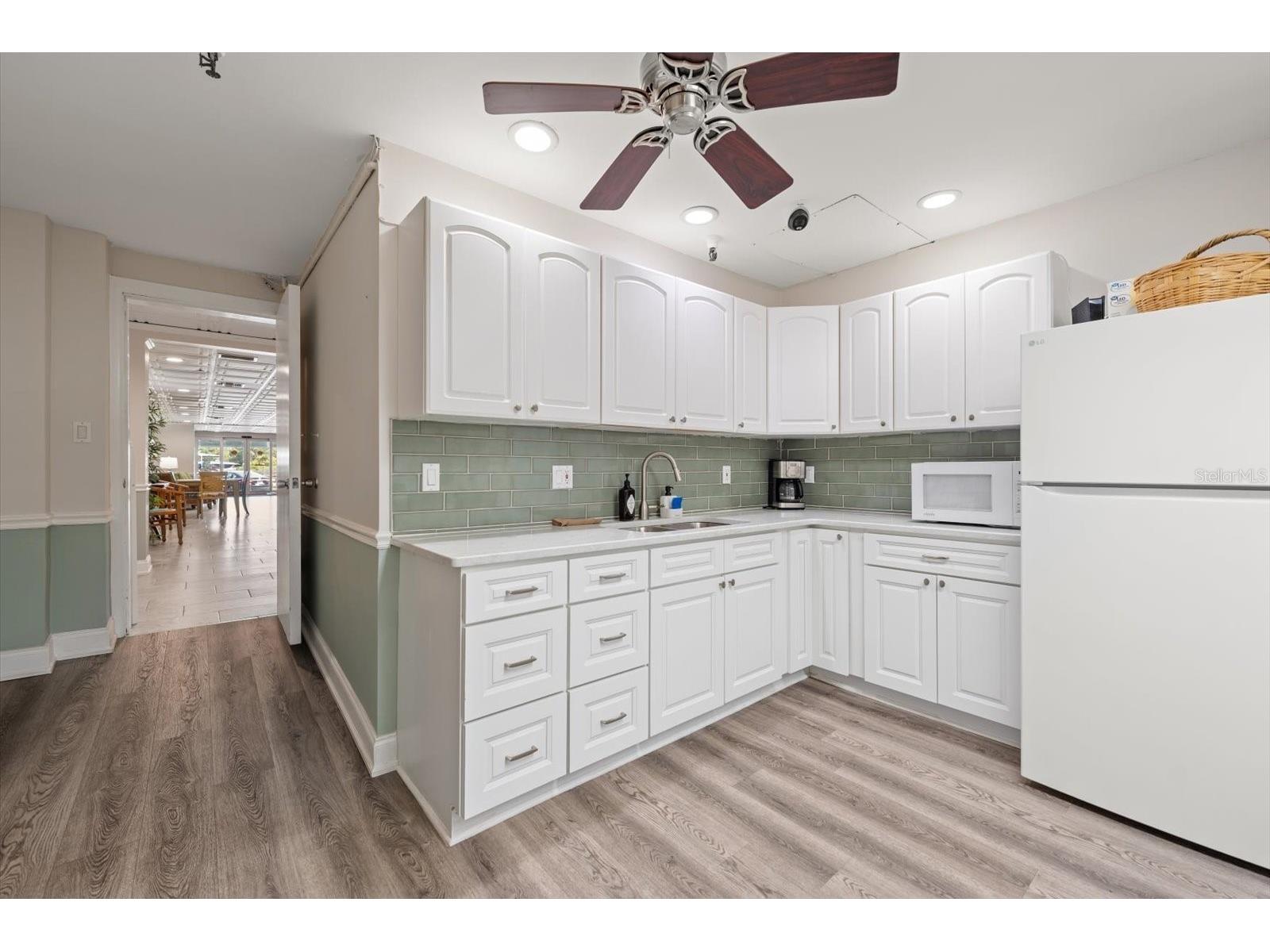 100 Bluff View Drive #506C Belleair Bluffs FL 33770 TB8510737 image26