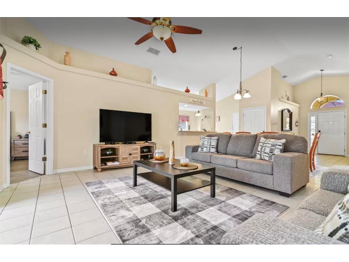 100 Cardinal Court Davenport FL 33896 S5136990 image9