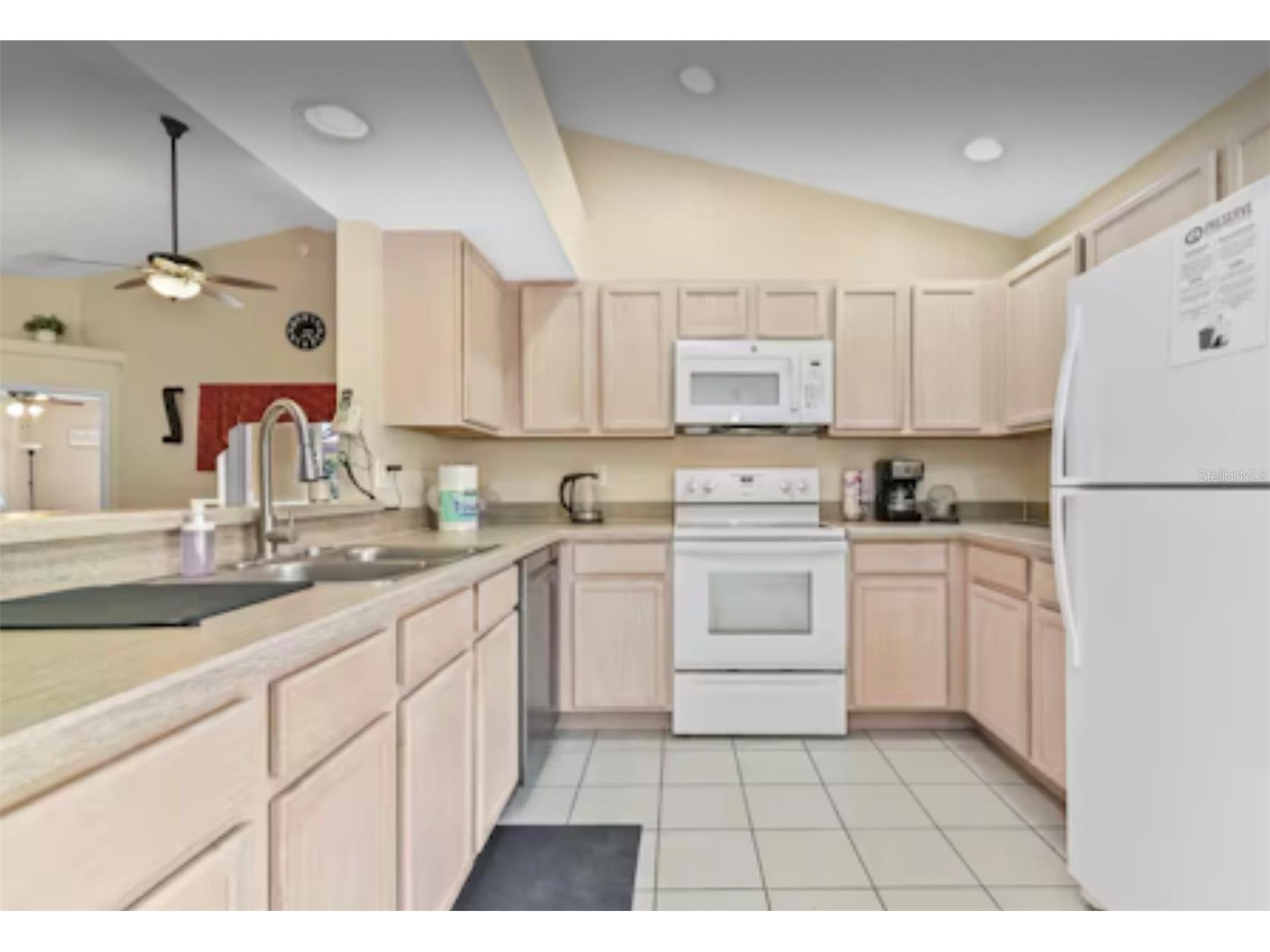 100 Cardinal Court Davenport FL 33896 S5140647 image4