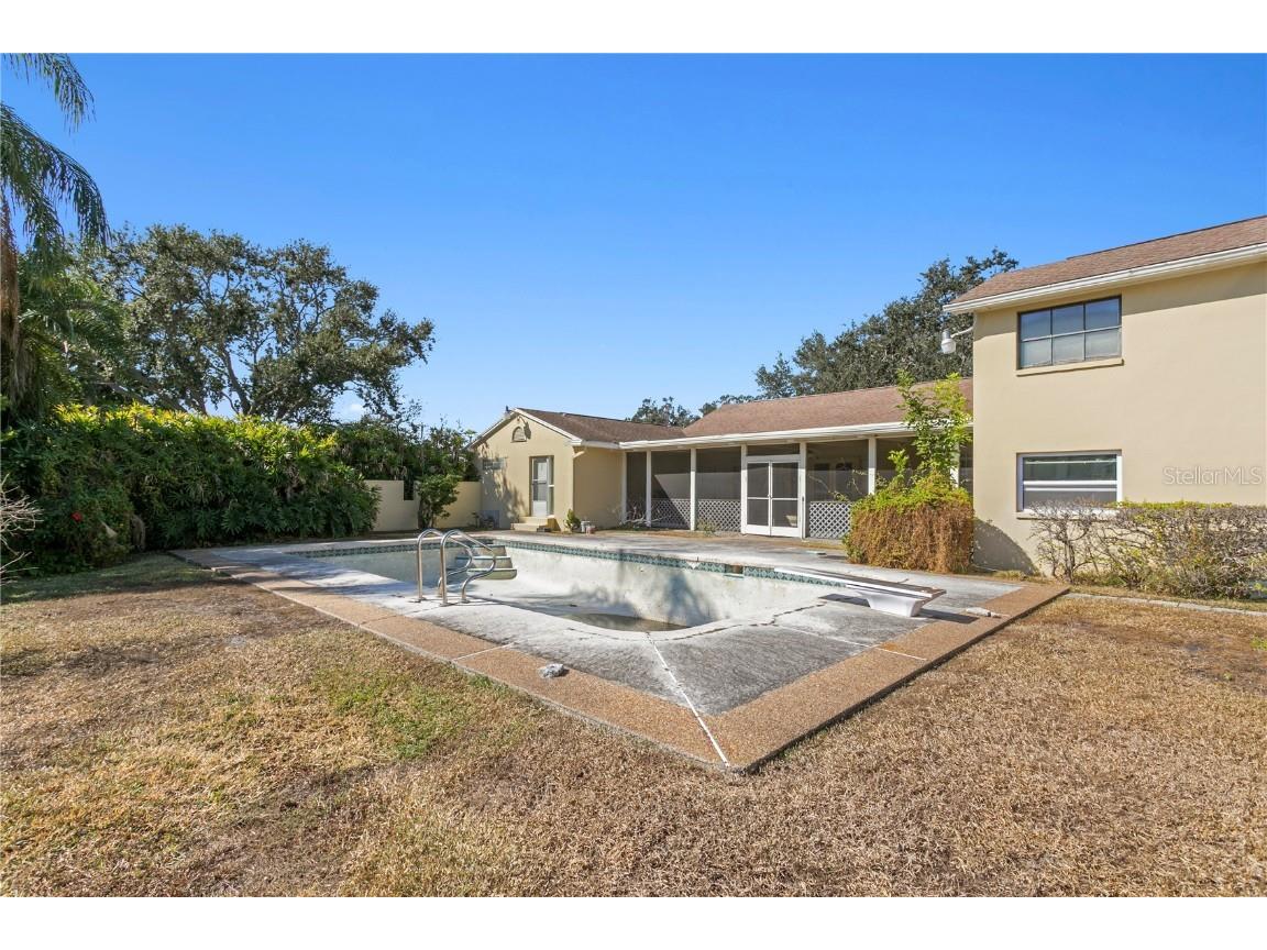 100 Catalan Boulevard NE Saint Petersburg FL 33704 TB8450290 image14