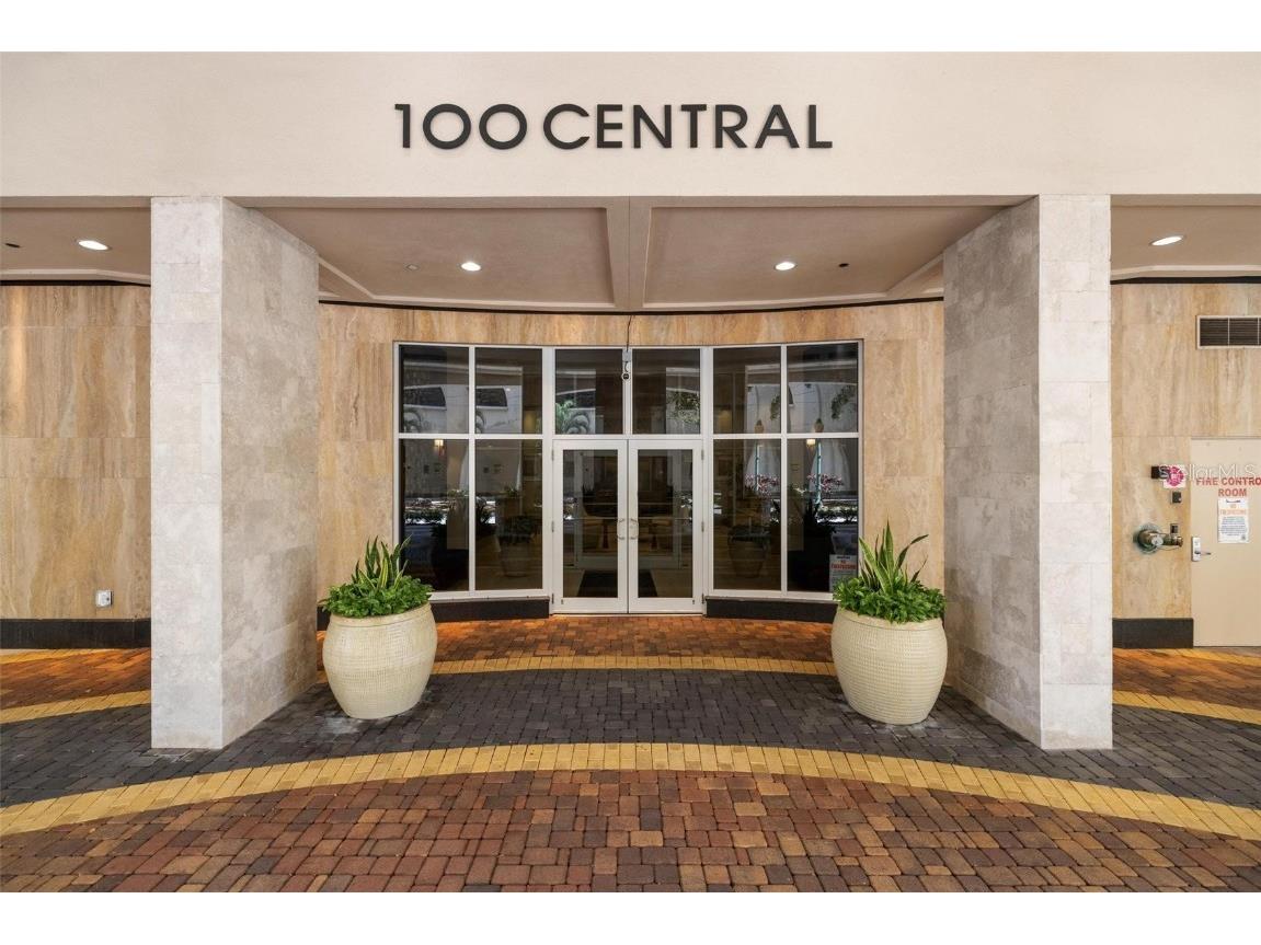 100 Central Avenue #D509 Sarasota FL 34236 N6137234 image1