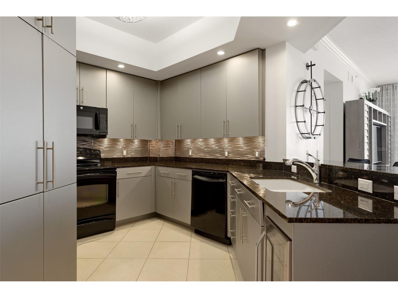 100 Central Avenue #H716 Sarasota FL 34236 A4694485 image15