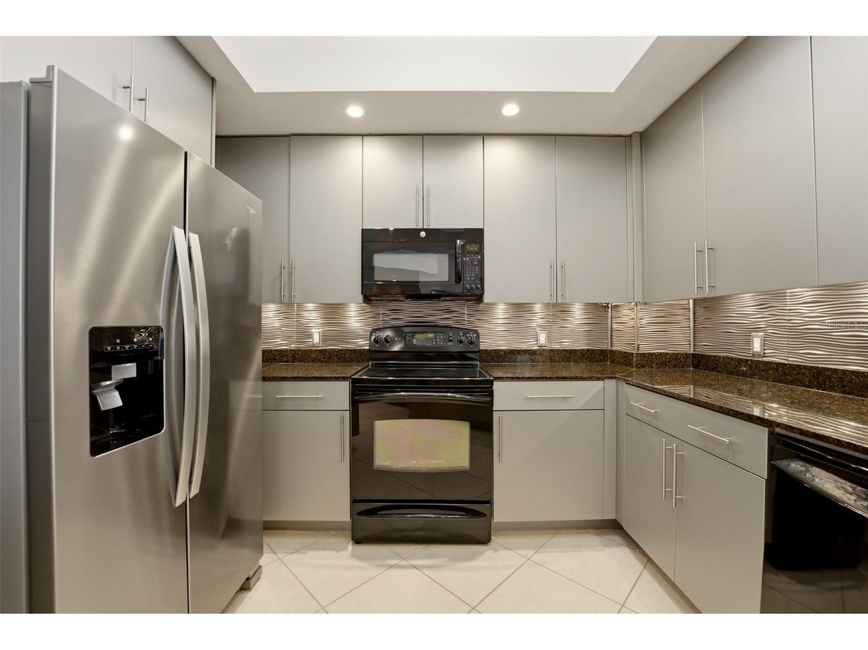 100 Central Avenue #H716 Sarasota FL 34236 A4694485 image16