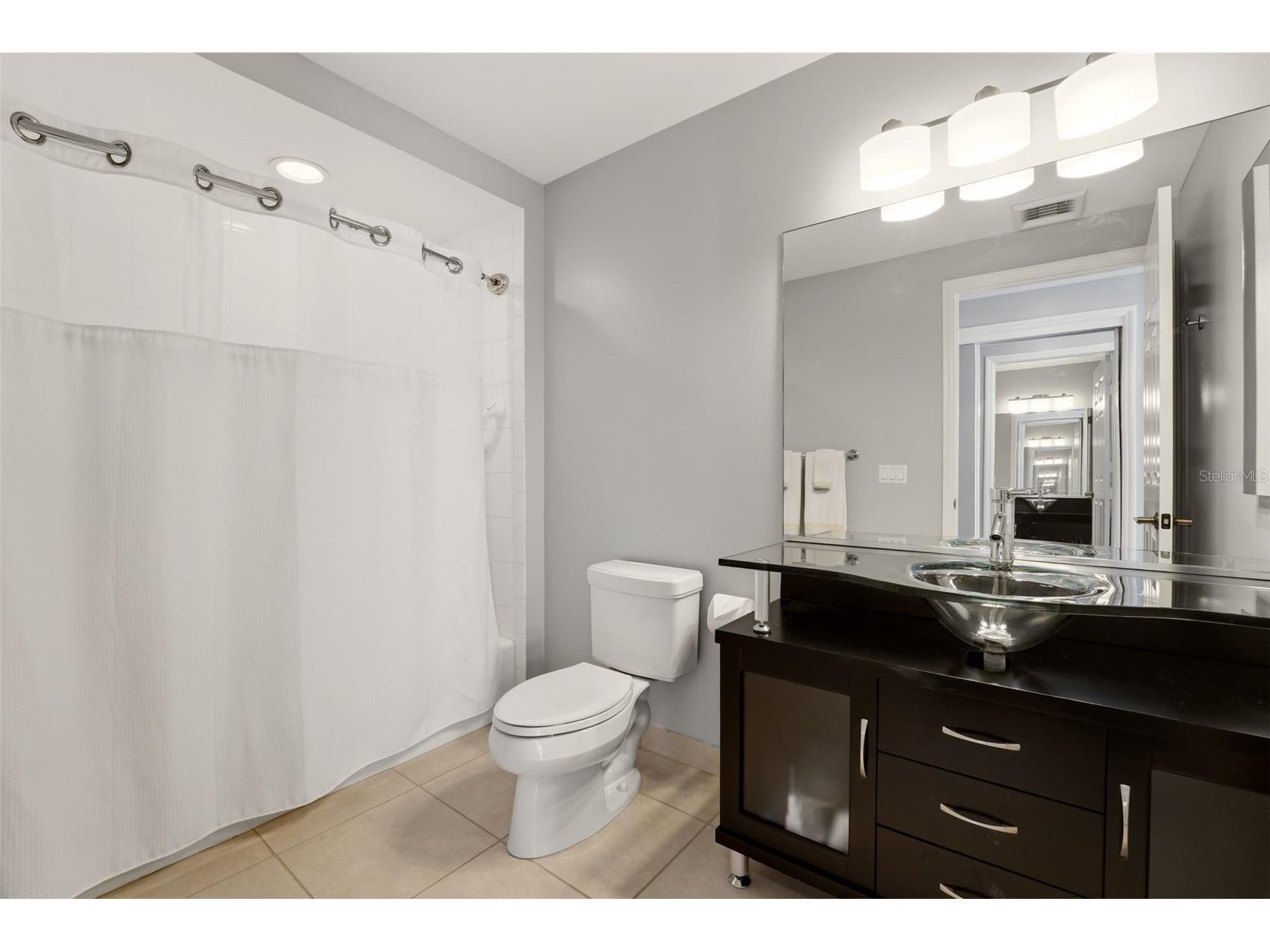 100 Central Avenue #H716 Sarasota FL 34236 A4694485 image28