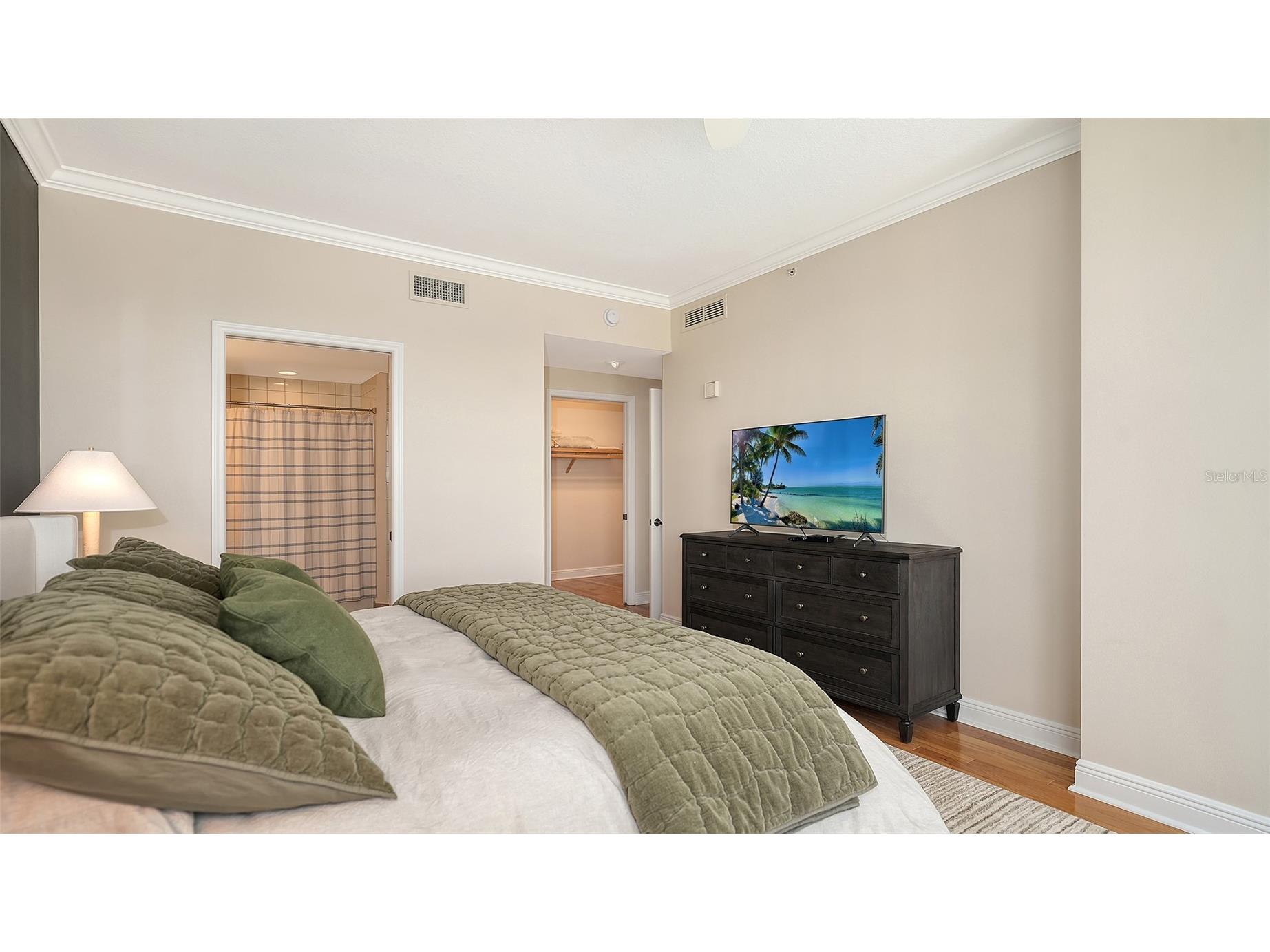 100 Central Avenue #K817 Sarasota FL 34236 A4685511 image32