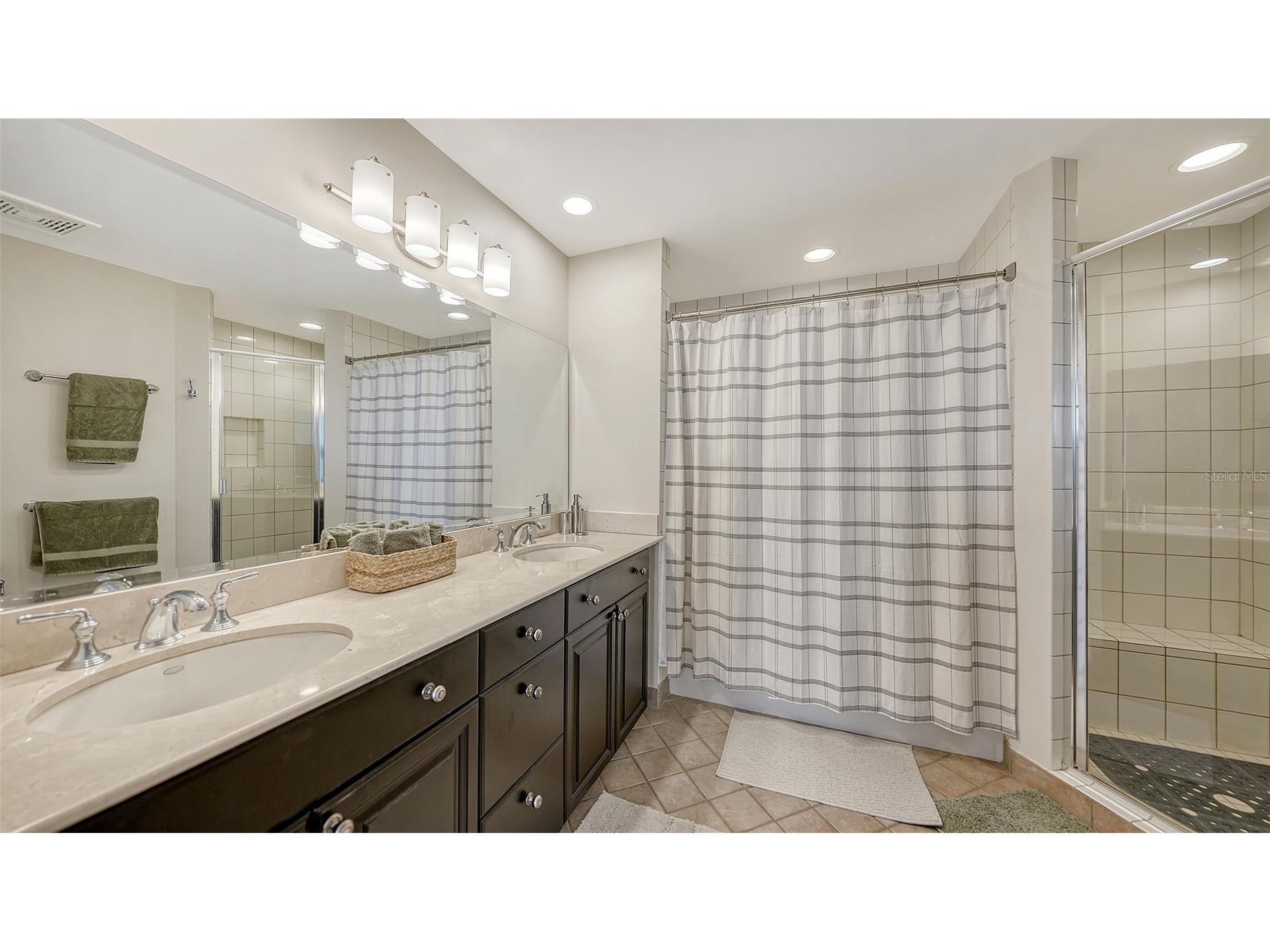 100 Central Avenue #K817 Sarasota FL 34236 A4685511 image34