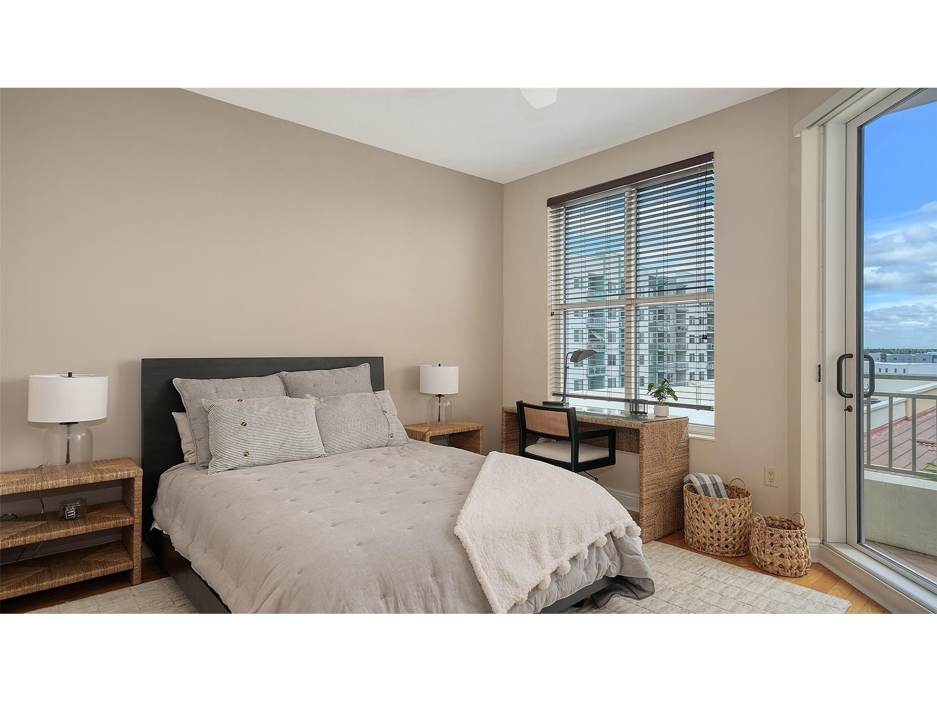 100 Central Avenue #K817 Sarasota FL 34236 A4685511 image37