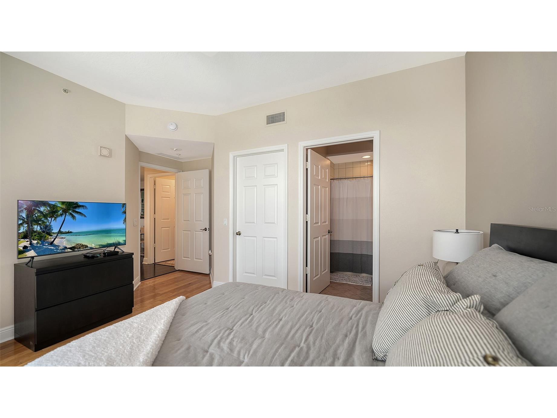100 Central Avenue #K817 Sarasota FL 34236 A4685511 image39