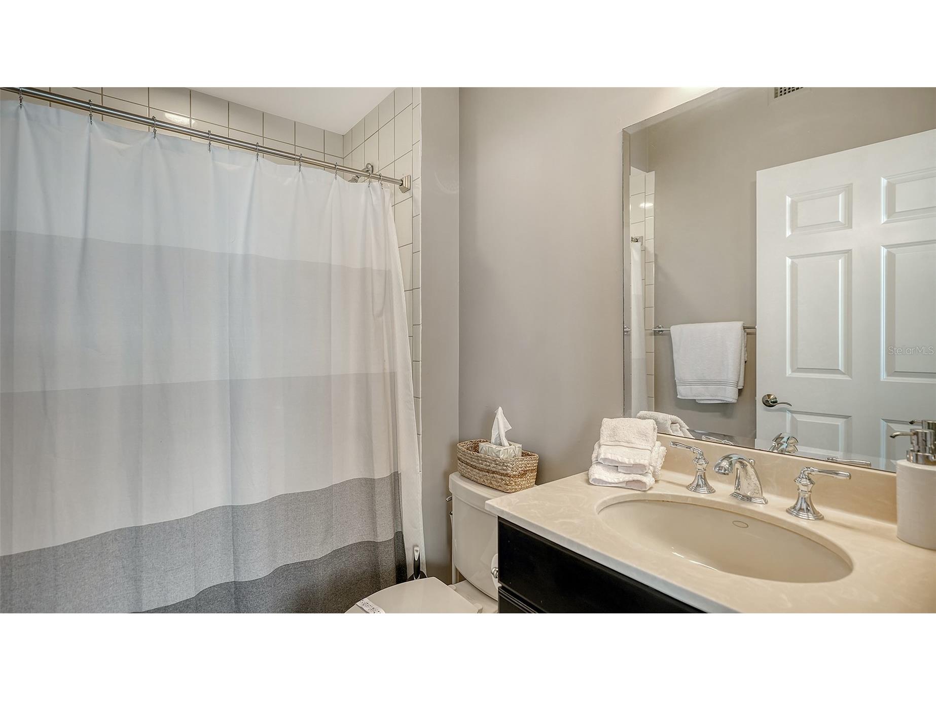 100 Central Avenue #K817 Sarasota FL 34236 A4685511 image43