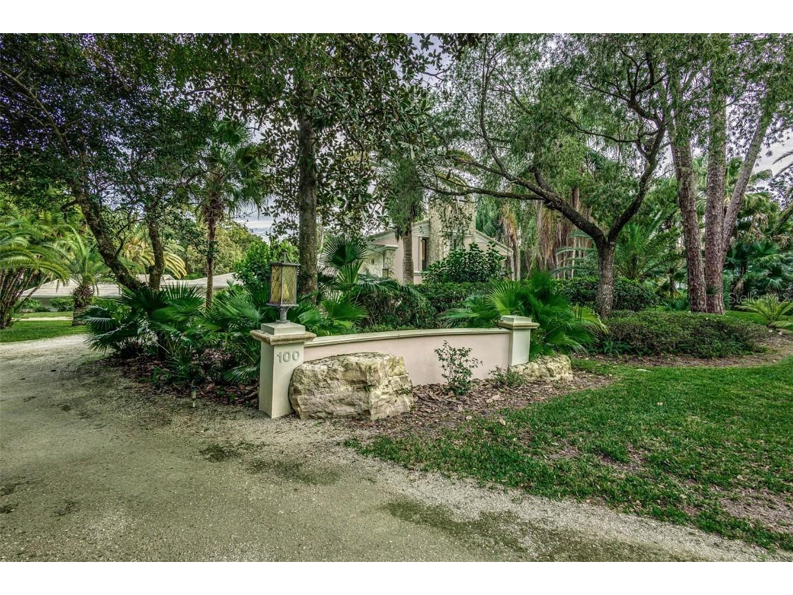 100 Island Way Winter Haven FL 33884 - LAKE LEWIS P4928404 image1