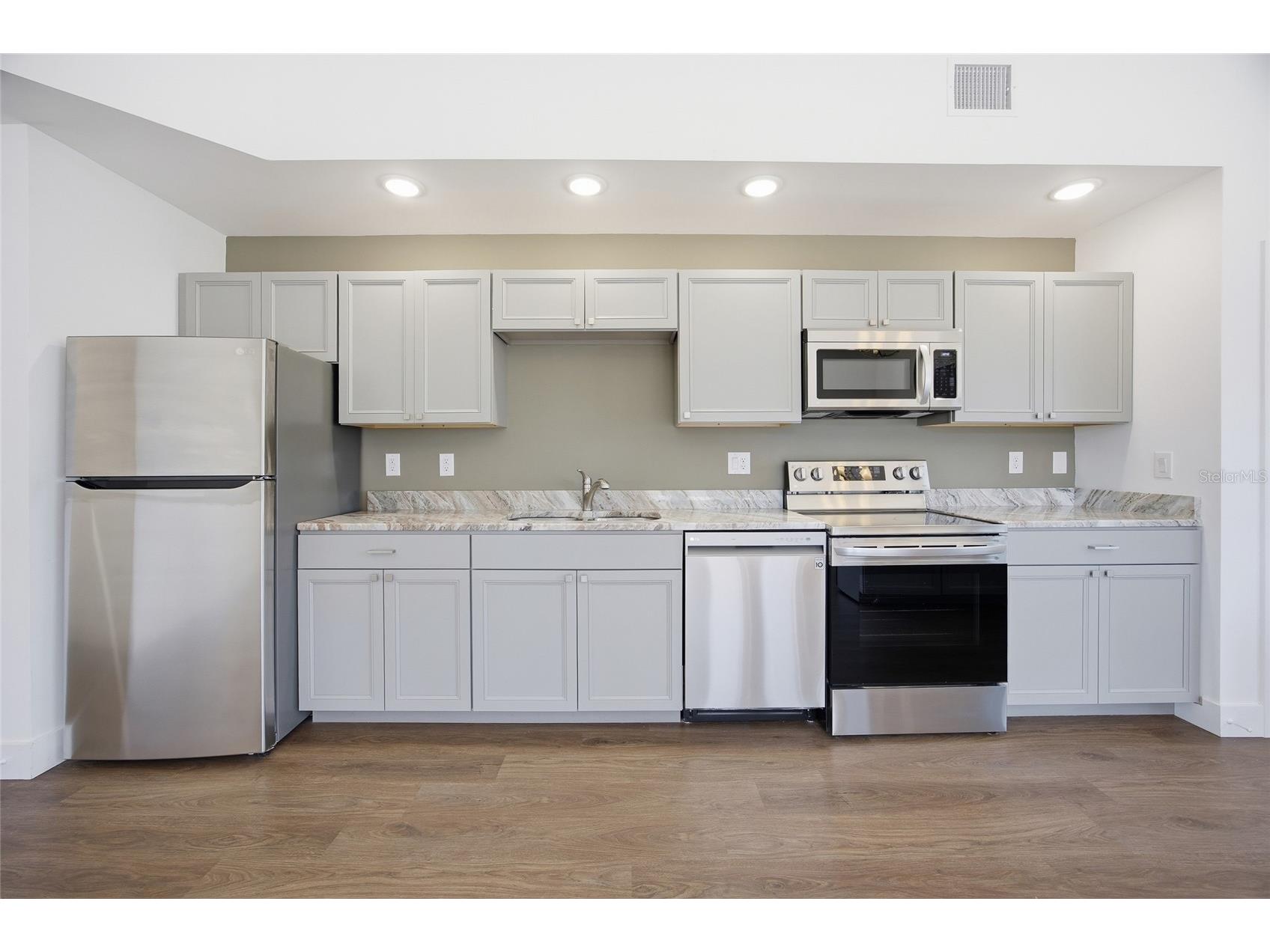 100 N Dewey Street Eustis FL 32726 O6396643 image8