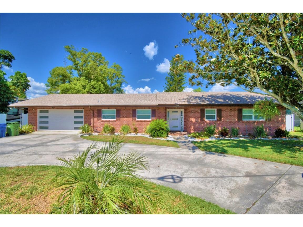 100 N Lake Howard Drive Winter Haven FL 33880 - LAKE HOWARD L4944961 image1