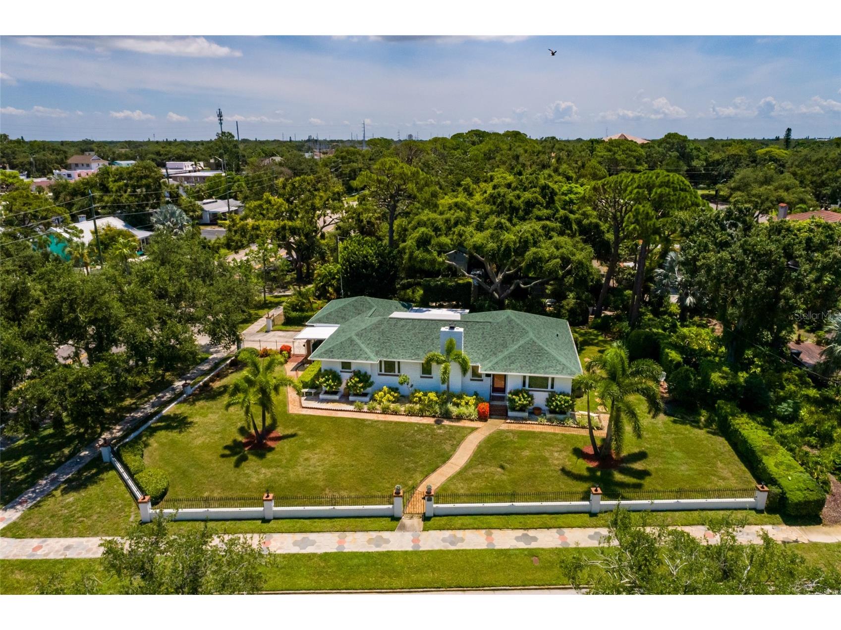 100 Park Street S Saint Petersburg FL 33707 TB8406785 image1