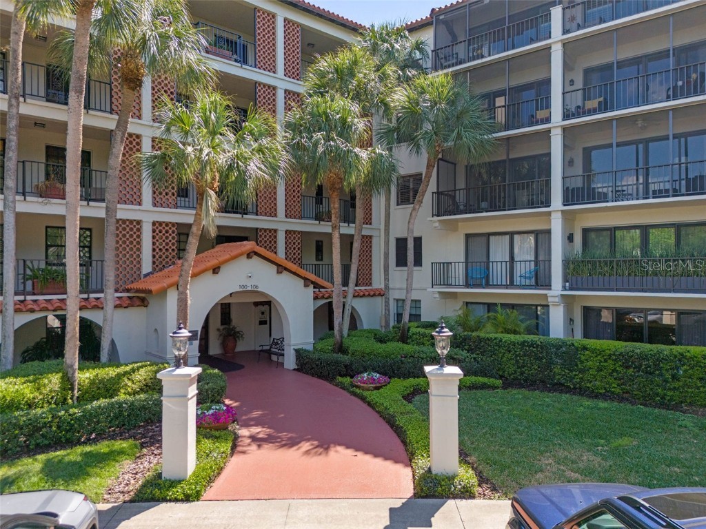 100 S Interlachen Avenue #204D Winter Park FL 32789 - LAKE OSCEOLA O6323374 image1