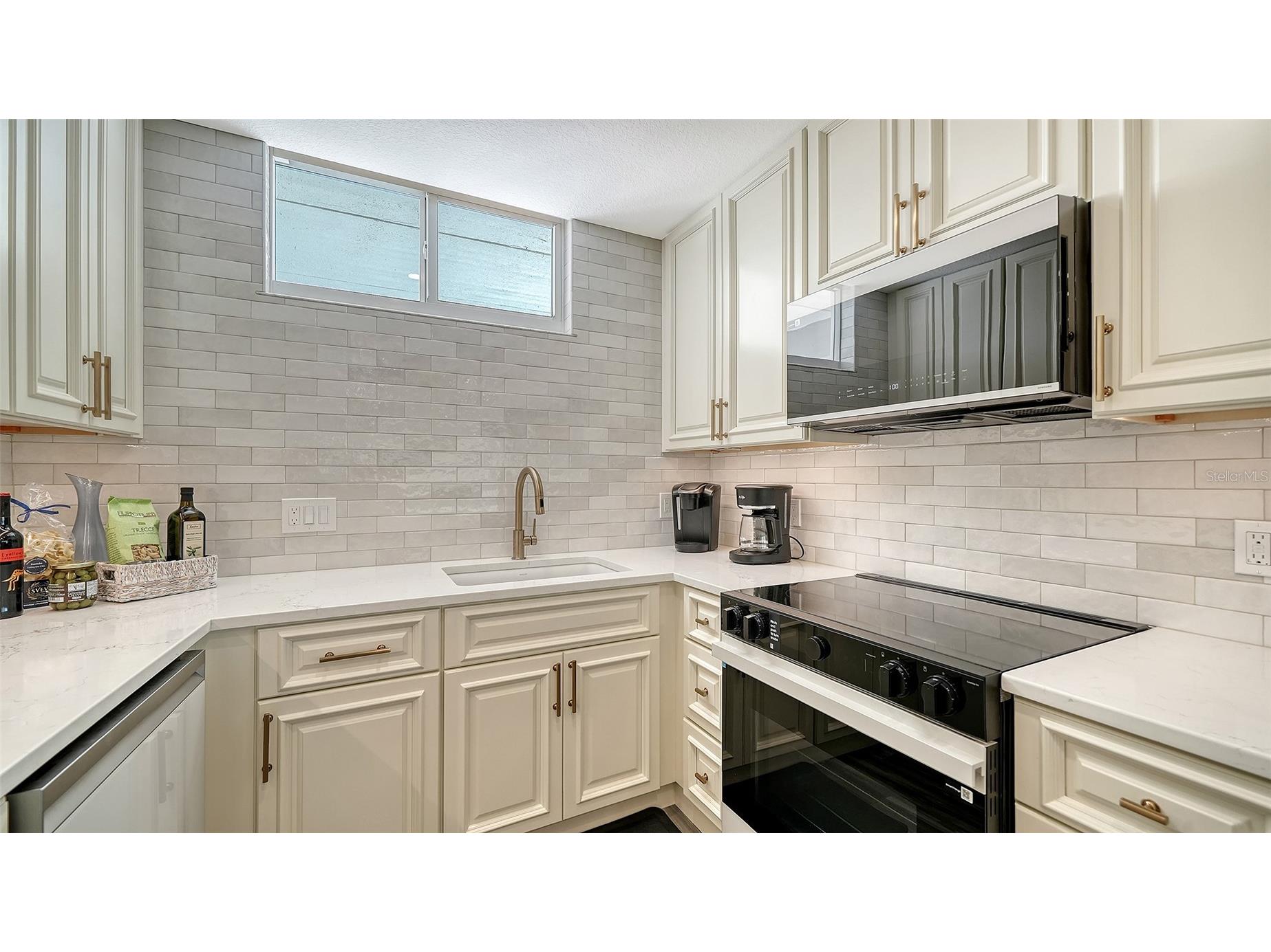 100 Sands Point Road #324 Longboat Key FL 34228 A4609759 image18