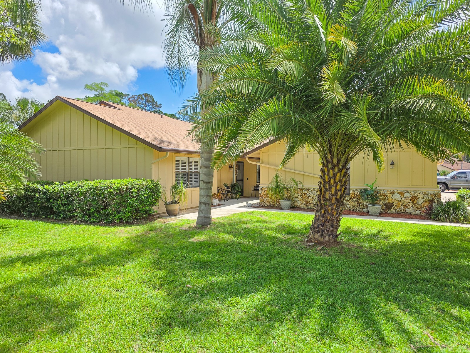 100 Sea Pines Circle Daytona Beach FL 32114 NS1088625 image1