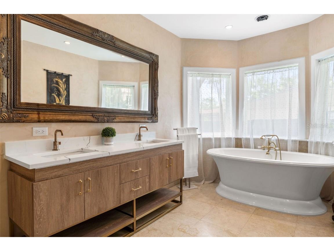 100 W Davis Boulevard Tampa FL 33606 T3435150 image18