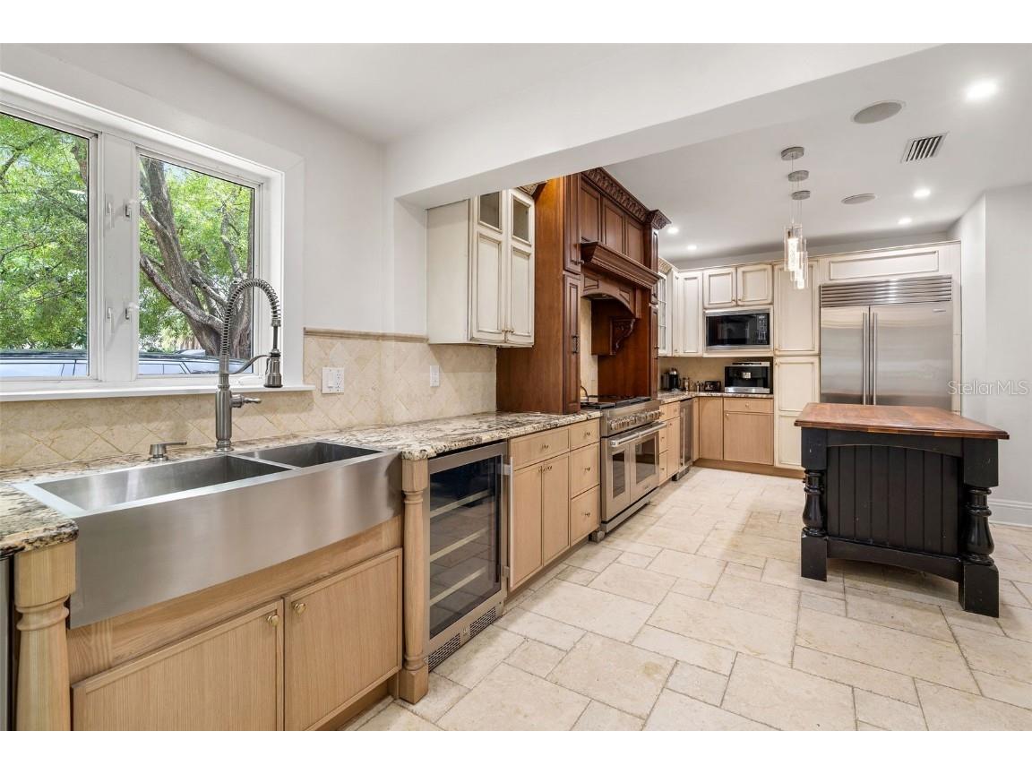 100 W Davis Boulevard Tampa FL 33606 T3435150 image25