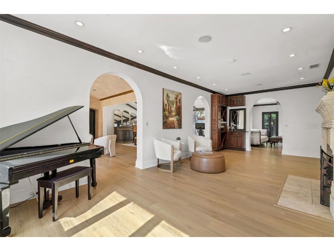 100 W Davis Boulevard Tampa FL 33606 T3435150 image5