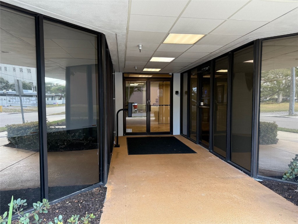 100 Wallace Avenue #245 Sarasota FL 34237 A4673785 image1