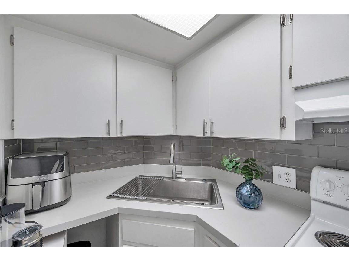 100 Waverly Way #101 Clearwater FL 33756 TB8351082 image4