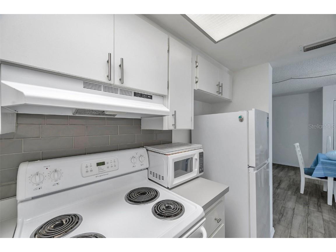 100 Waverly Way #101 Clearwater FL 33756 TB8351082 image5