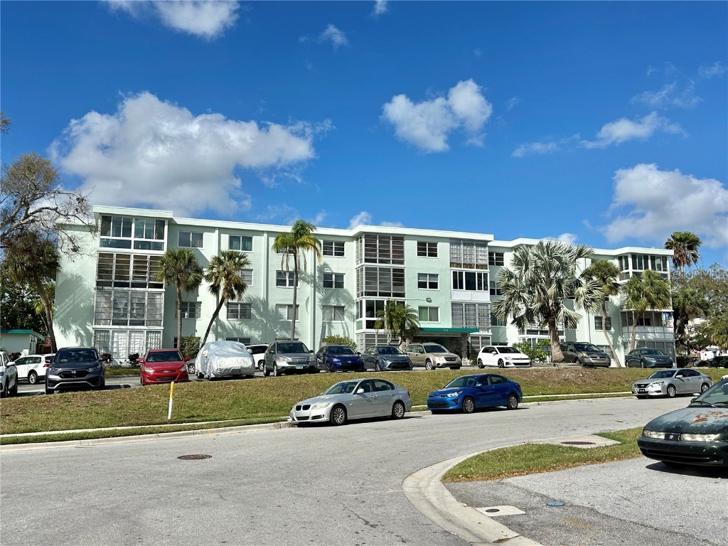 100 Waverly Way #302 Clearwater FL 33756 TB8437816 image2