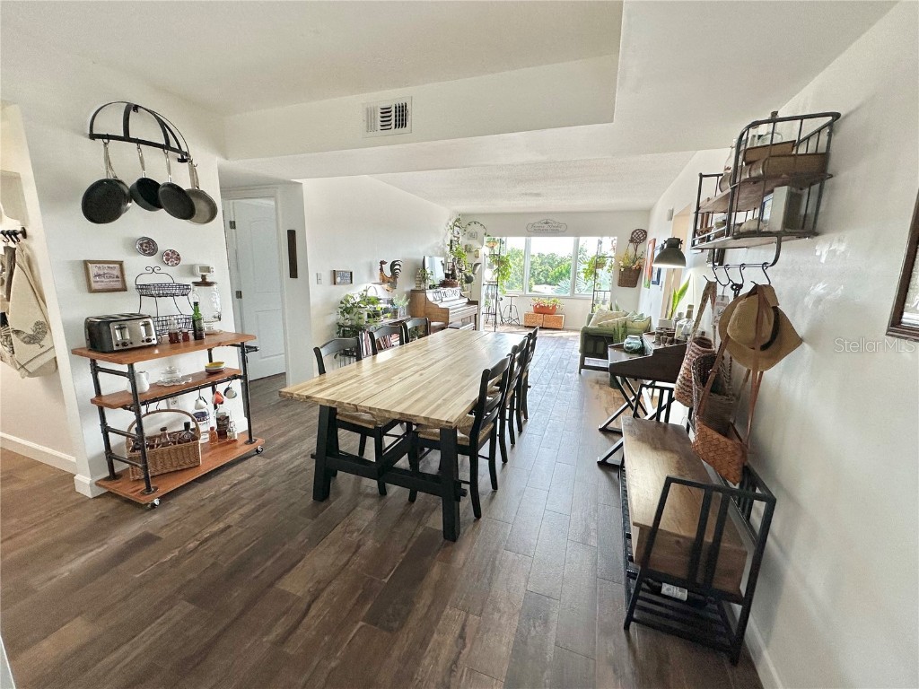 100 Waverly Way #303 Clearwater FL 33756 TB8448471 image3