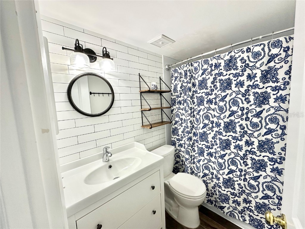 100 Waverly Way #303 Clearwater FL 33756 TB8448471 image32