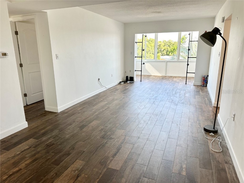 100 Waverly Way #303 Clearwater FL 33756 TB8448471 image4