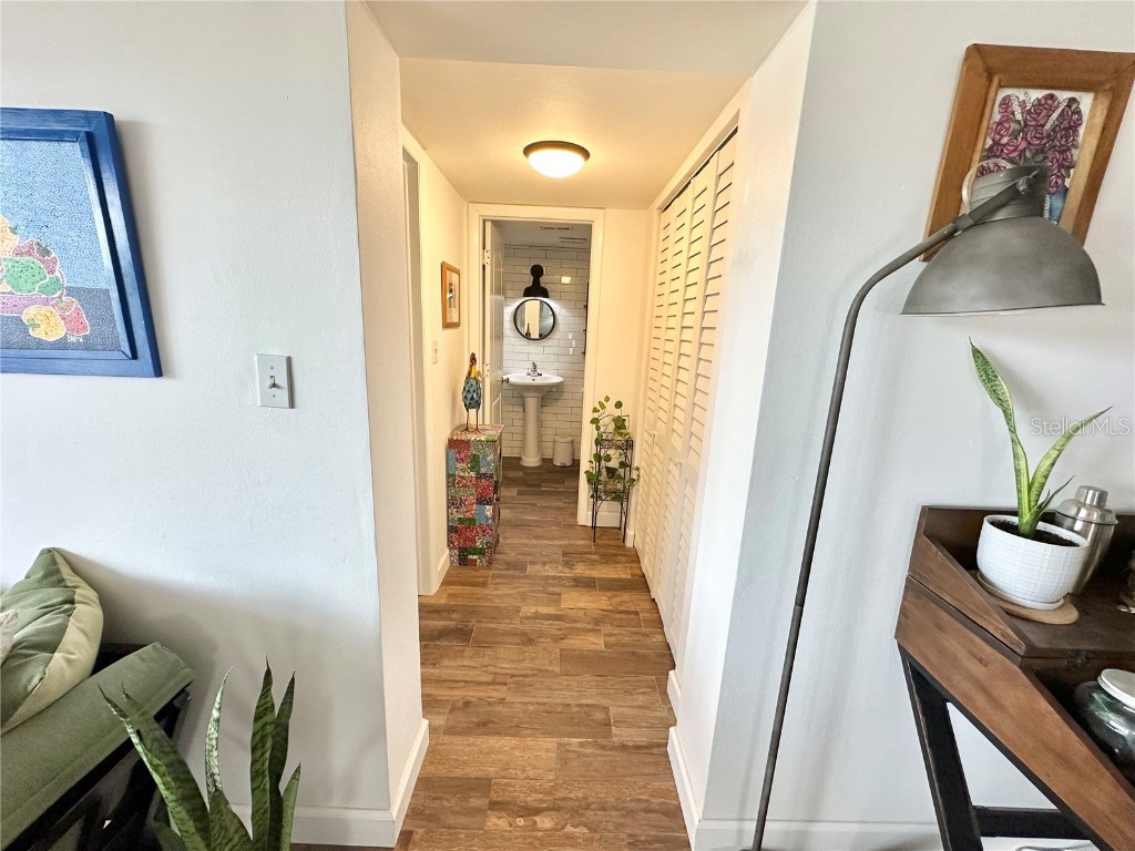 100 Waverly Way #303 Clearwater FL 33756 TB8448471 image41