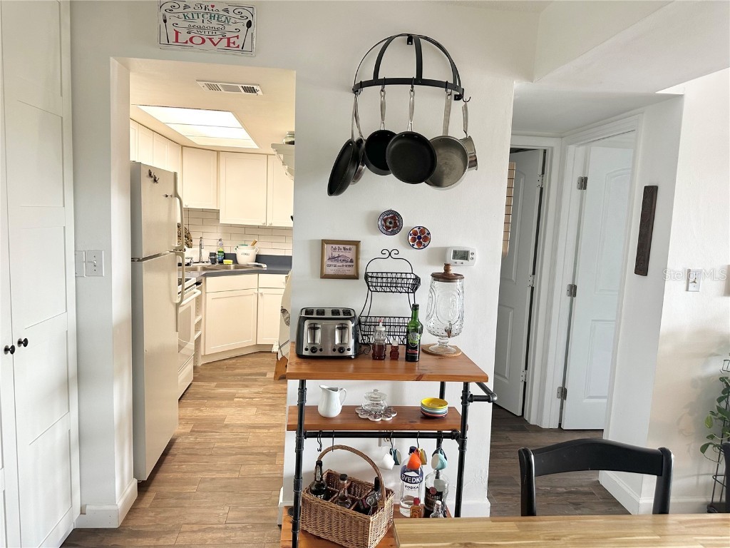 100 Waverly Way #303 Clearwater FL 33756 TB8448471 image5