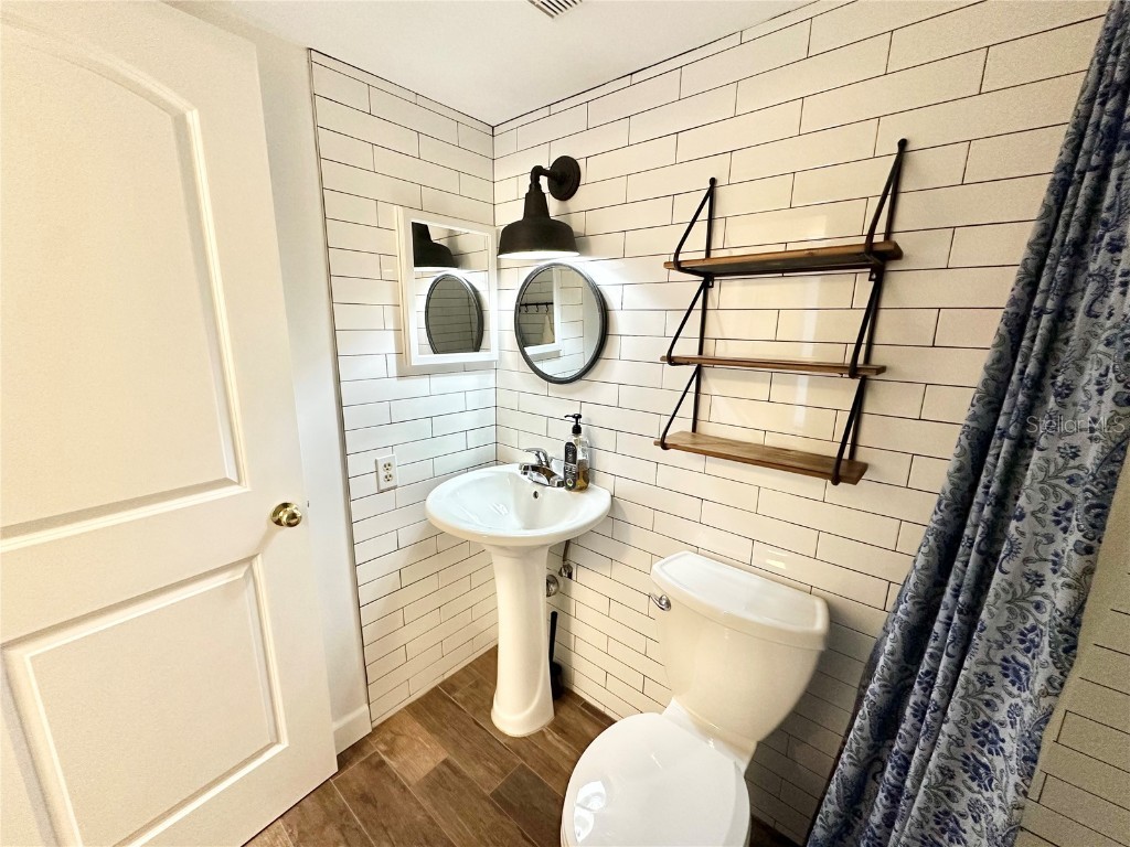 100 Waverly Way #303 Clearwater FL 33756 TB8448471 image60