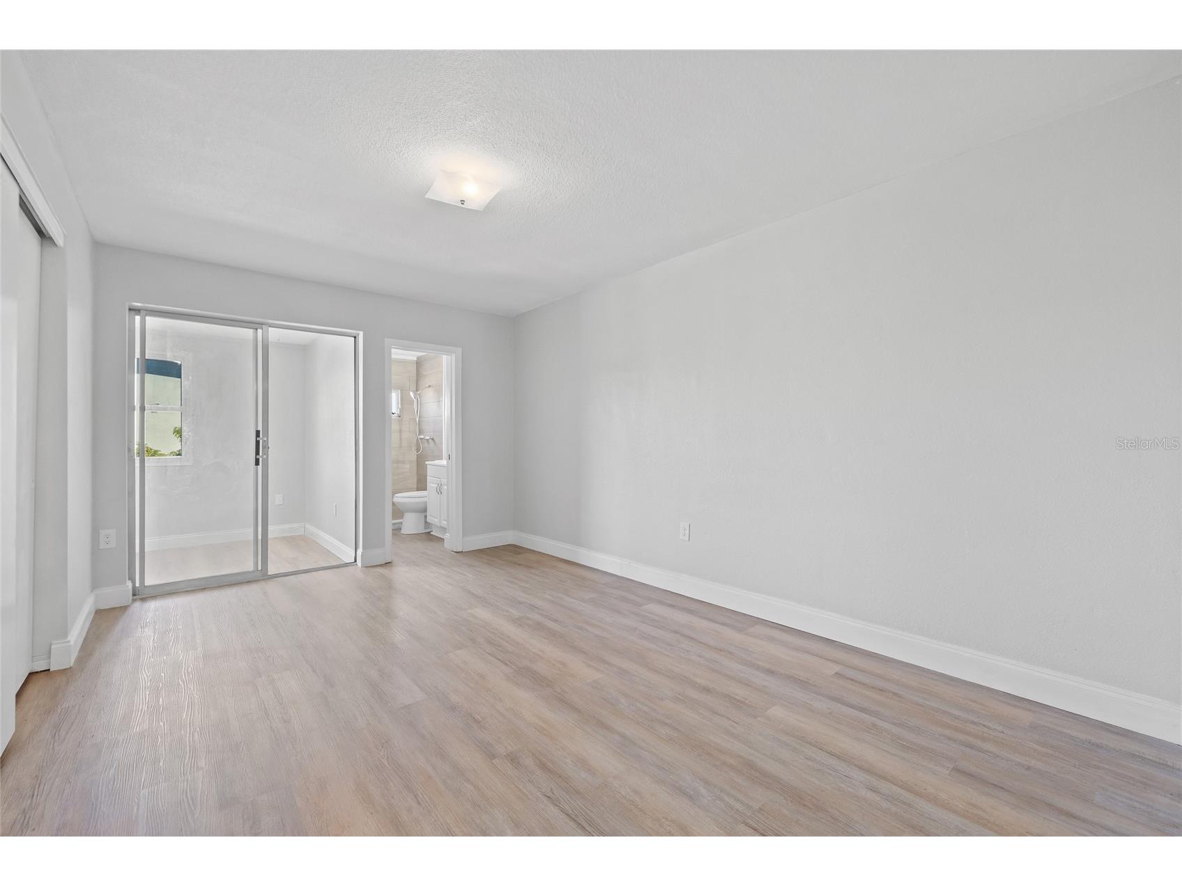 1000 49th Street N #214 Saint Petersburg FL 33710 TB8469369 image17