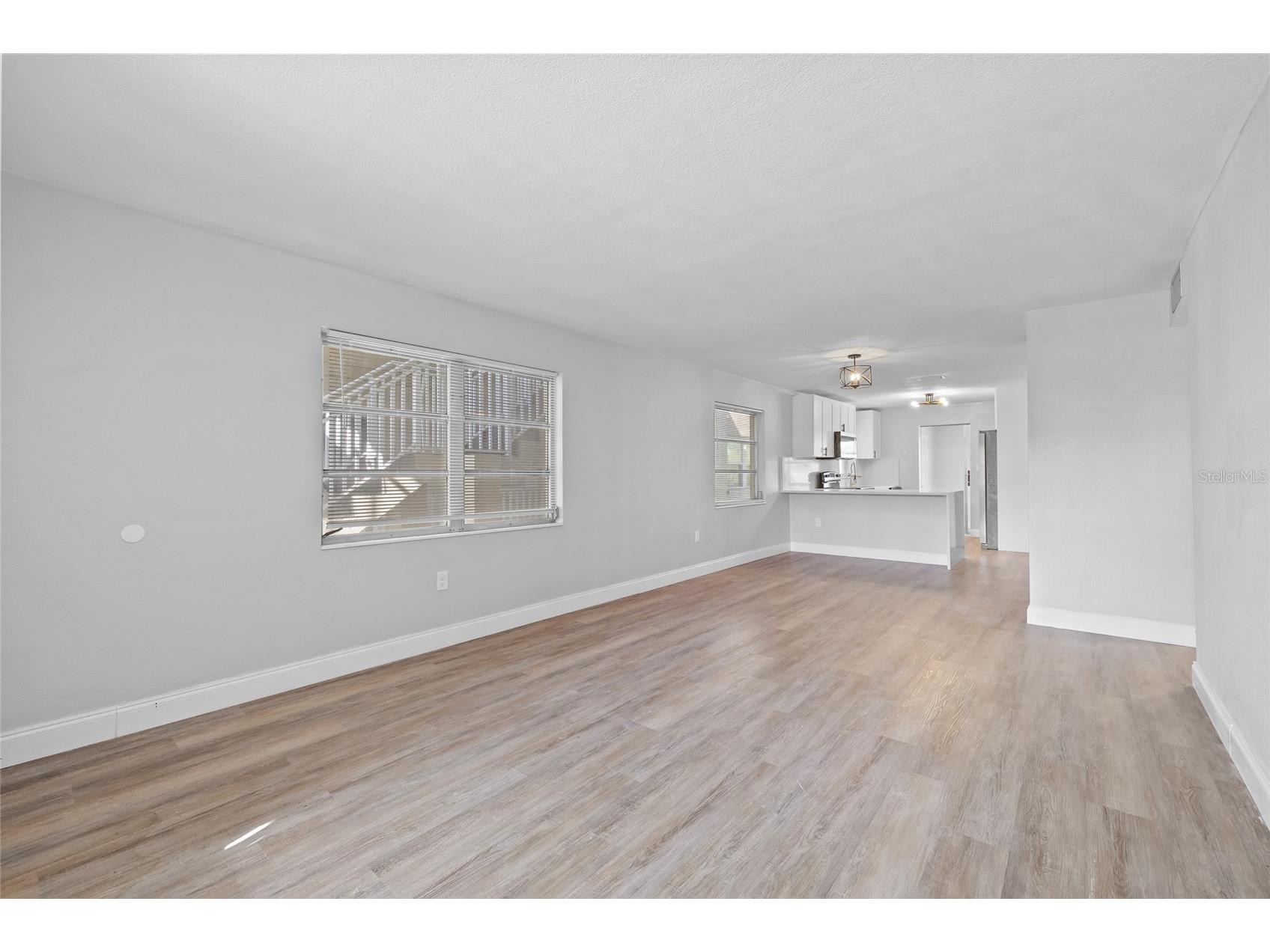 1000 49th Street N #214 Saint Petersburg FL 33710 TB8469369 image3