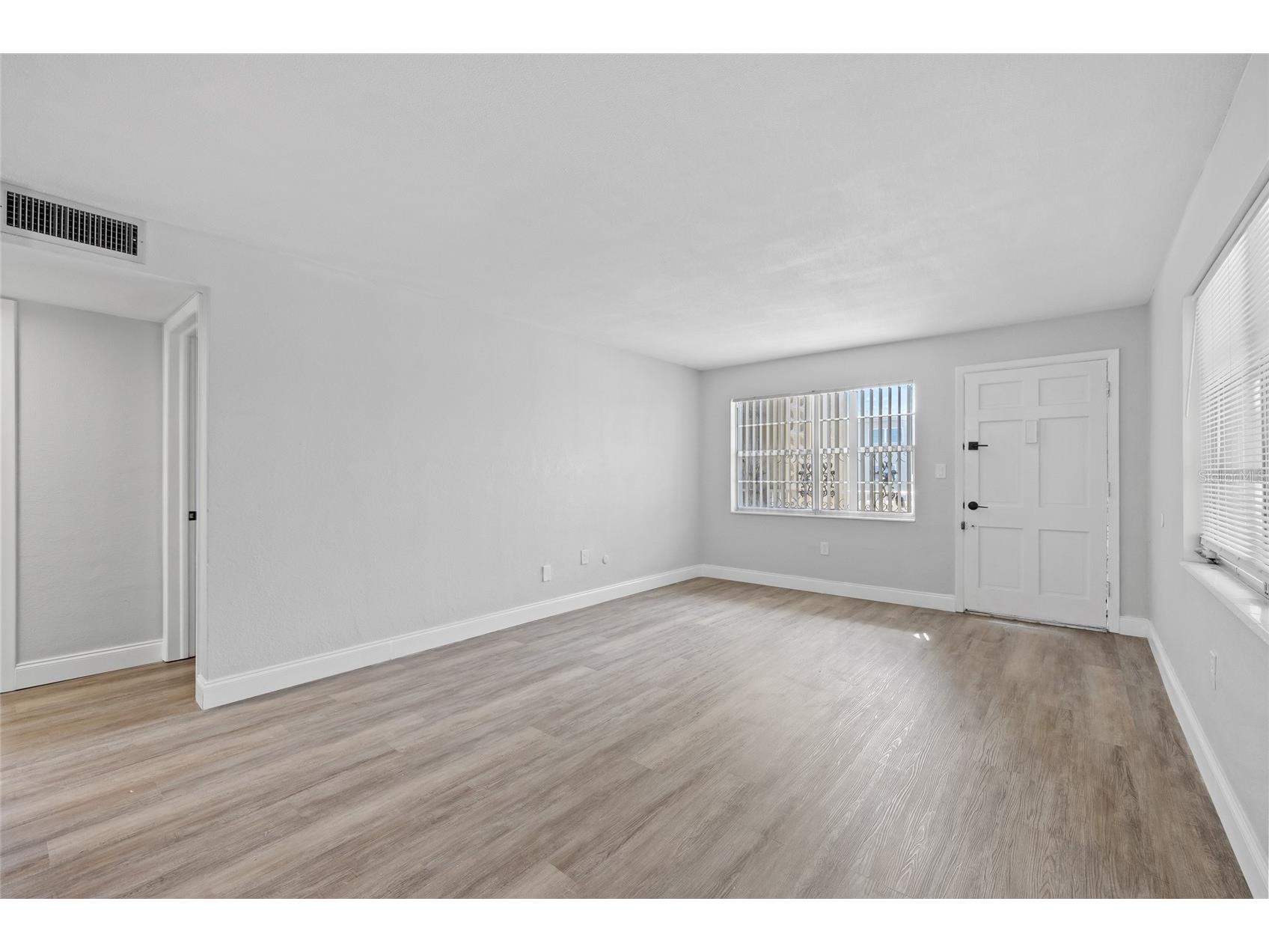 1000 49th Street N #214 Saint Petersburg FL 33710 TB8469369 image4