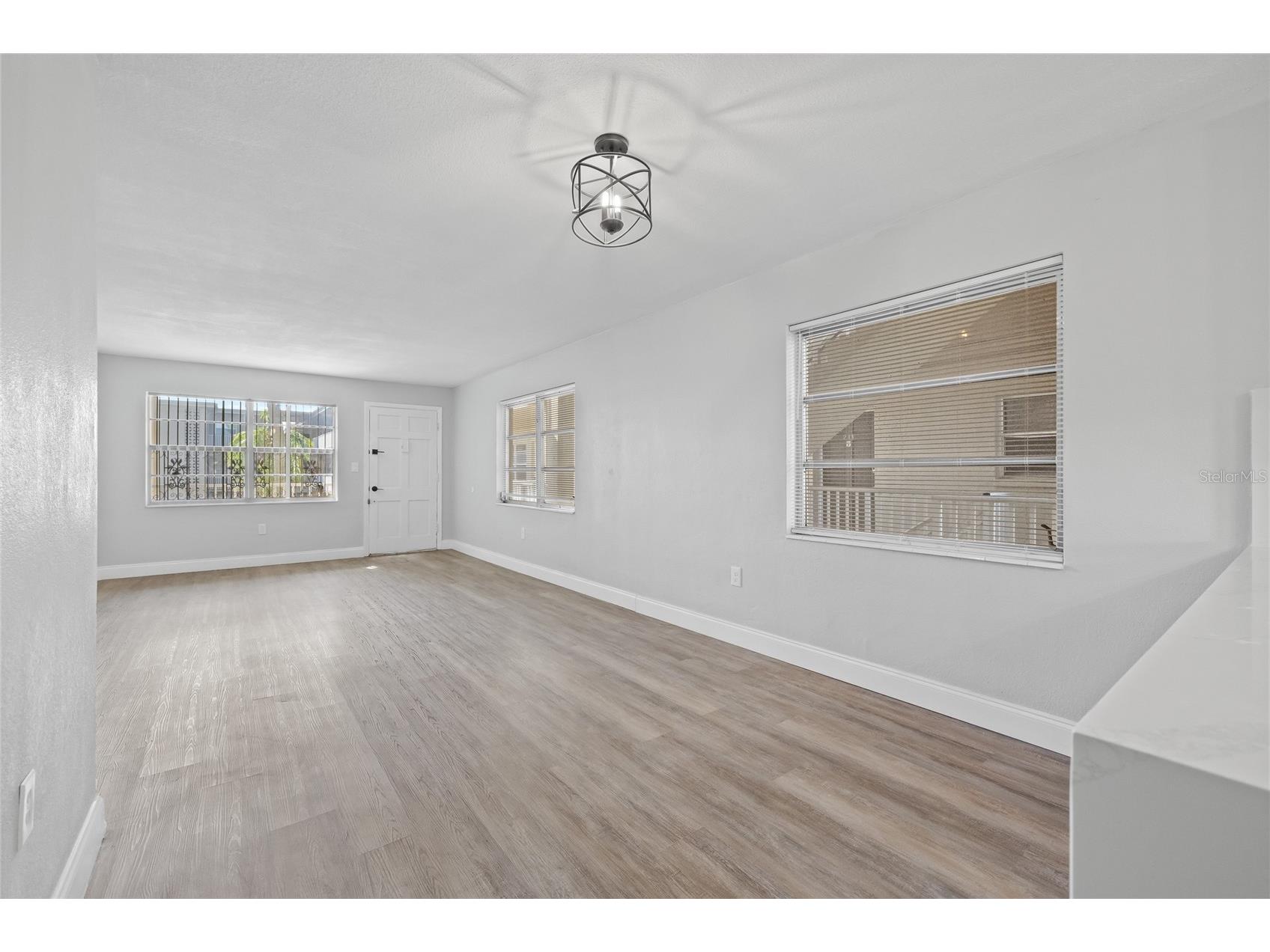 1000 49th Street N #214 Saint Petersburg FL 33710 TB8469369 image5