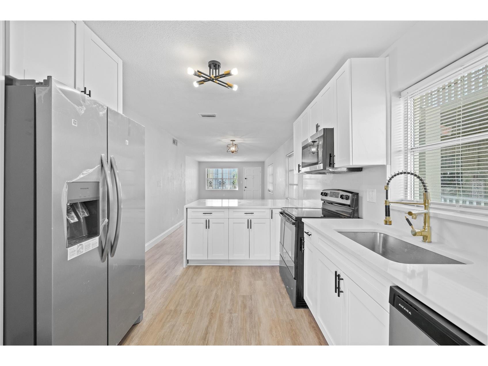 1000 49th Street N #214 Saint Petersburg FL 33710 TB8469369 image9