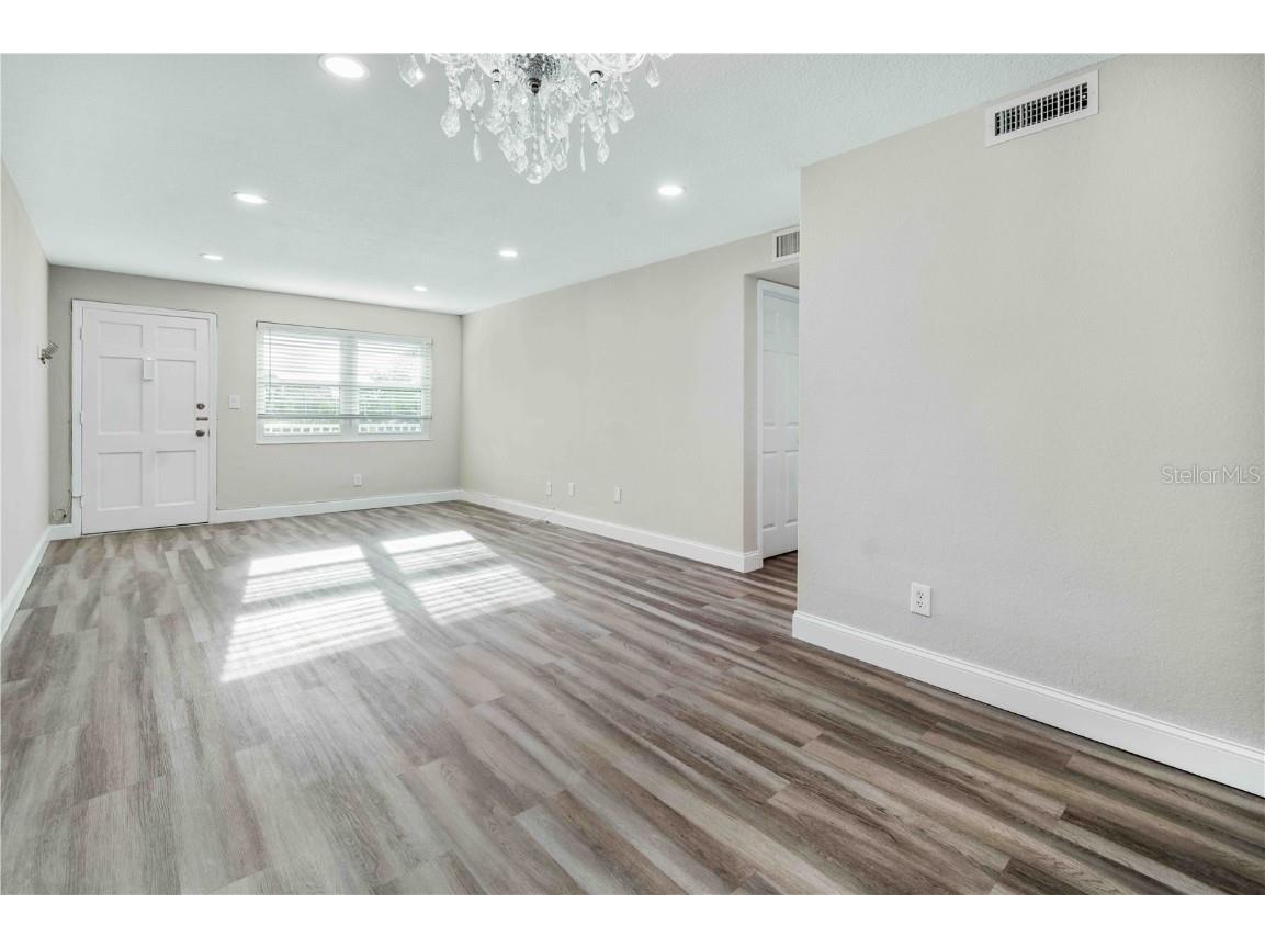 1000 49th Street N #309 Saint Petersburg FL 33710 TB8429802 image7