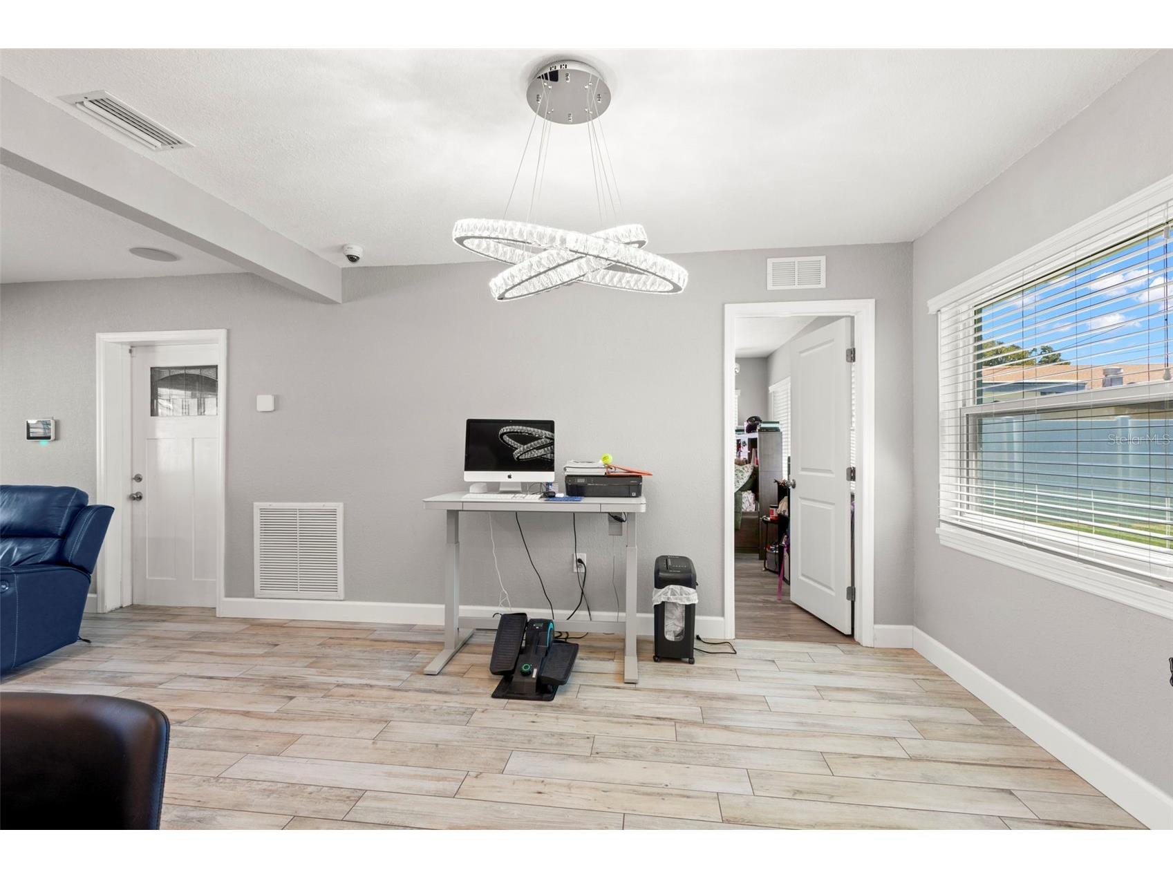 1000 59th Avenue S Saint Petersburg FL 33705 TB8479812 image15