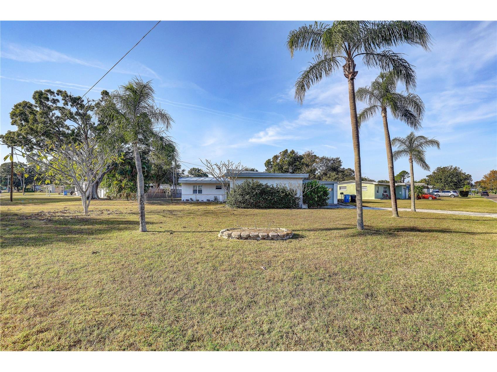 1000 61st Avenue N Saint Petersburg FL 33703 TB8454477 image1