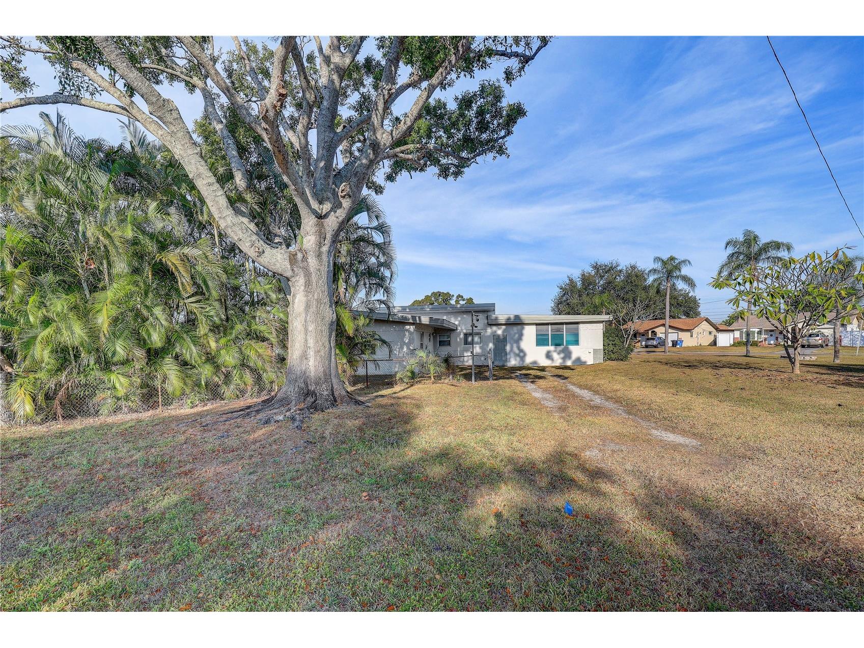 1000 61st Avenue N Saint Petersburg FL 33703 TB8454477 image3